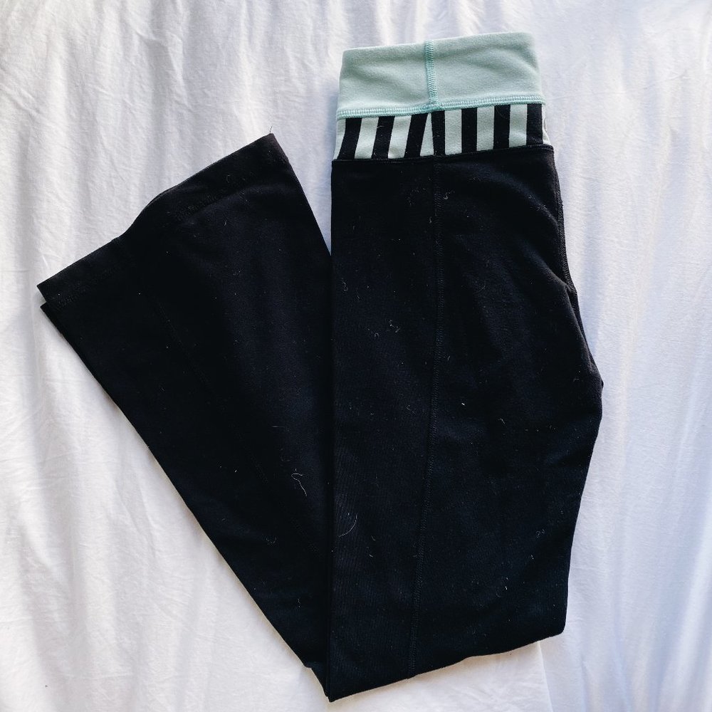 LULULEMON Flare Leggings with Turquoise Wasitband